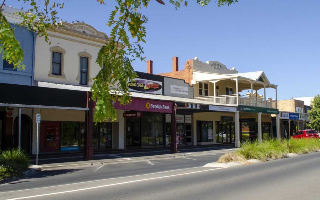 Deniliquin manin street